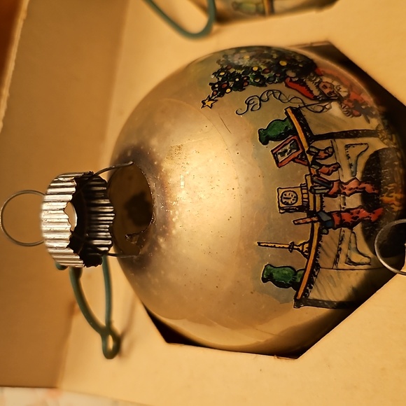 Vintage Shiny Brite Christmas glass ornaments - Picture 6 of 13